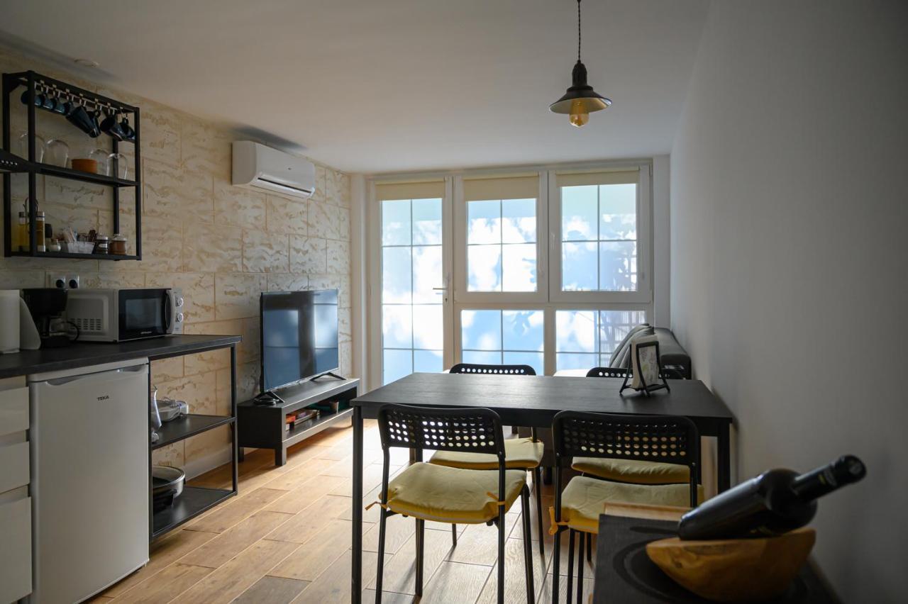 Suite Duplex Con Terraza Independiente ブルネテ エクステリア 写真